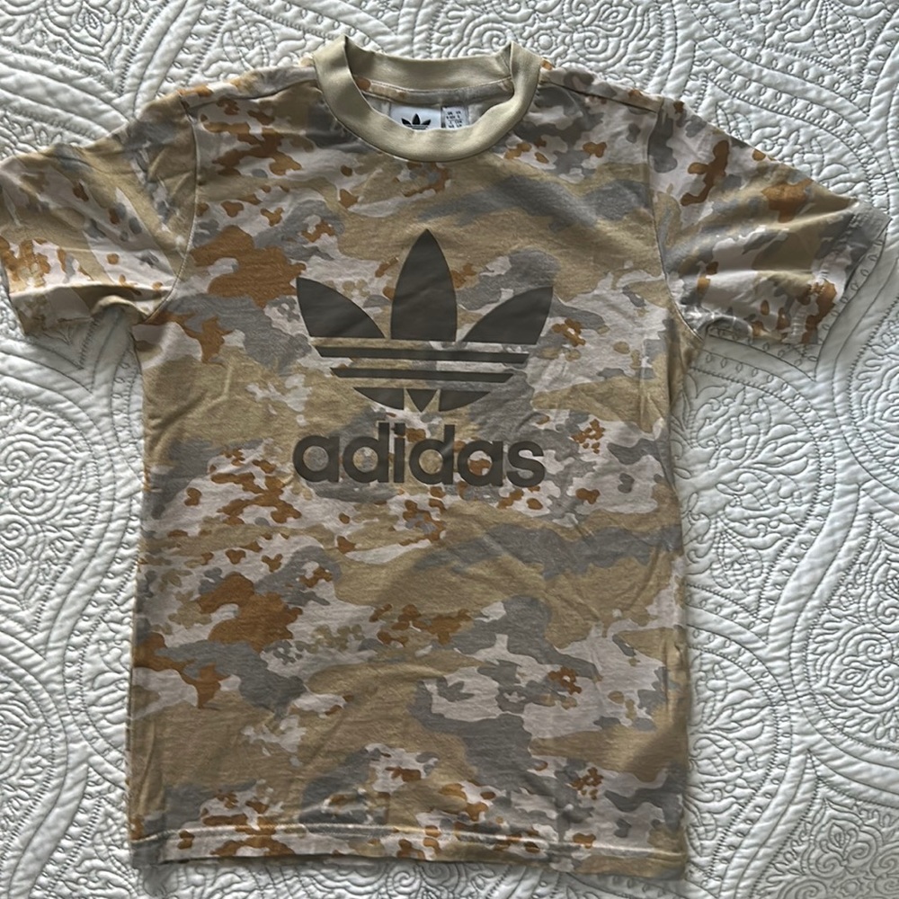 Make me an offer. Like new. No stains, pilling or tears